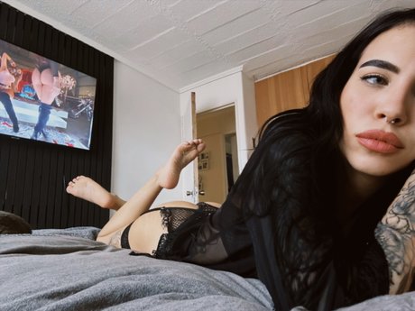 Foto di nudo di fuga di OnlyFans di      Megan Cross 
