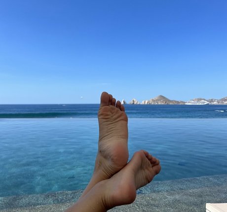 Foto di nudo di fuga di OnlyFans di Maecol