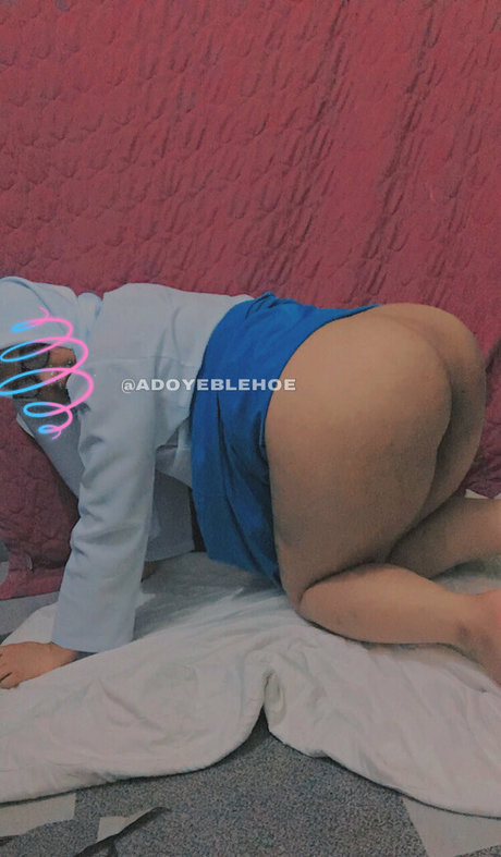 Foto di nudo di fuga di OnlyFans di Adoyeblehoe