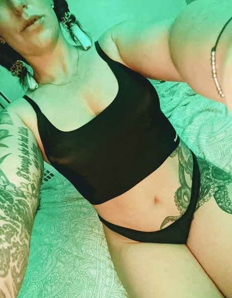 Luxxxrose