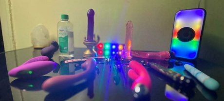 Foto di nudo di fuga di OnlyFans di Bluulight