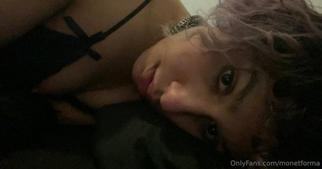 Foto di nudo di fuga di OnlyFans di Monetforma