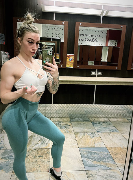 Foto di nudo di fuga di OnlyFans di Taylor Flewin