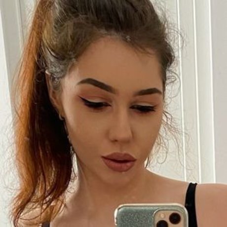 Foto di nudo di fuga di OnlyFans di Oana Oanii
