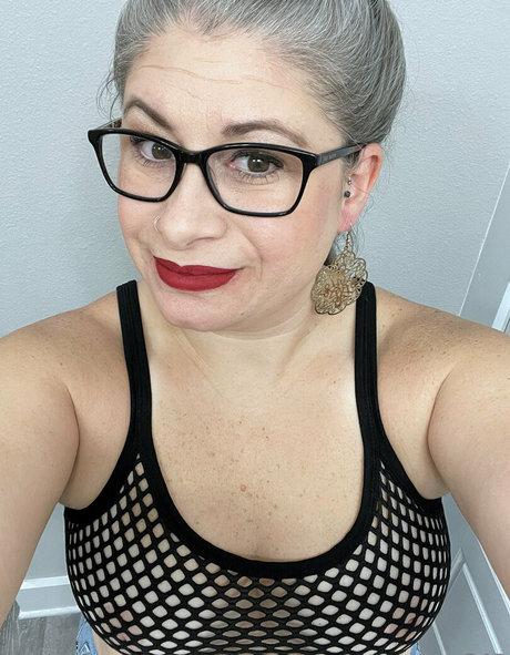 Foto di nudo di fuga di OnlyFans di Curvy4urpleasure