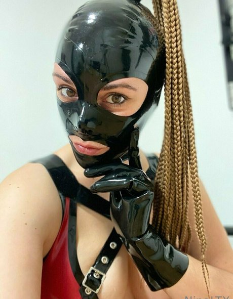 Foto di nudo di fuga di OnlyFans di Ninaltx