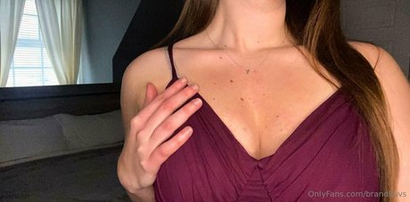 Foto di nudo di fuga di OnlyFans di Brandiluvs
