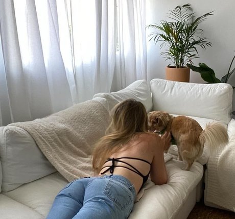 Foto di nudo di fuga di OnlyFans di Madeleine Byrne