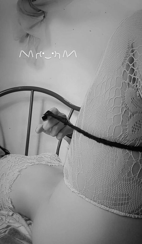 Foto di nudo di fuga di OnlyFans di Lana Santhos