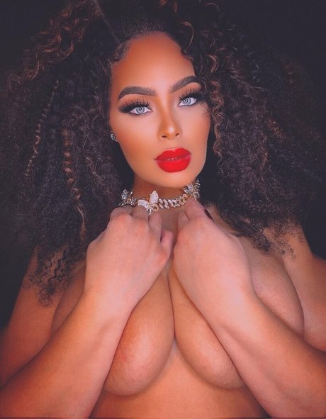 Foto di nudo di fuga di OnlyFans di Sirensaysseduce