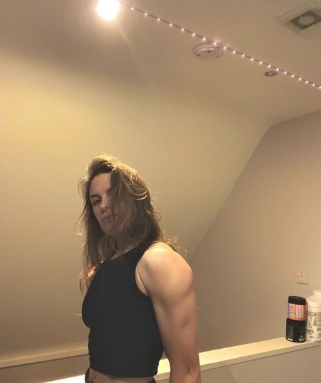 Foto di nudo di fuga di OnlyFans di Leonovababy