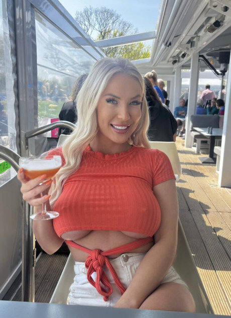 Foto di nudo di fuga di OnlyFans di Amber Mccall
