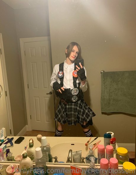 Femboycherryblossom