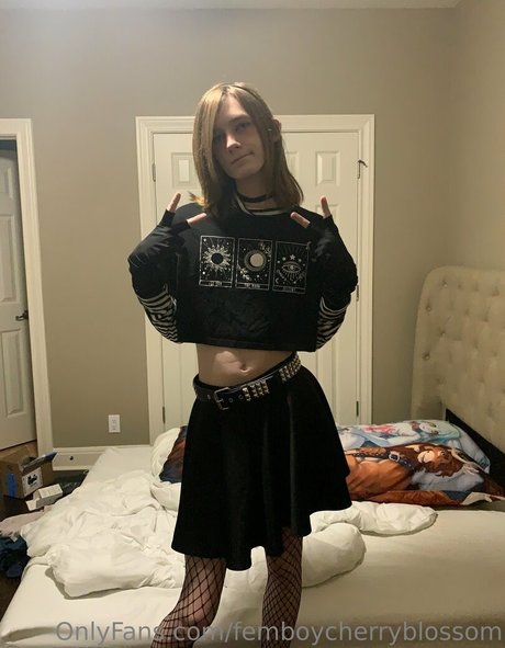 Femboycherryblossom