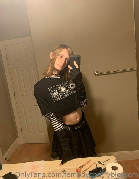 Femboycherryblossom