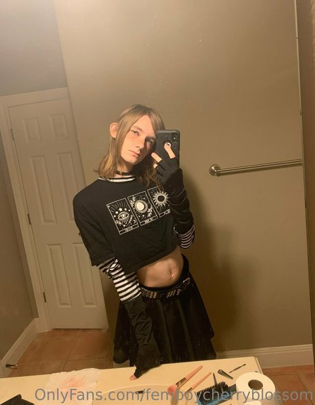 Femboycherryblossom