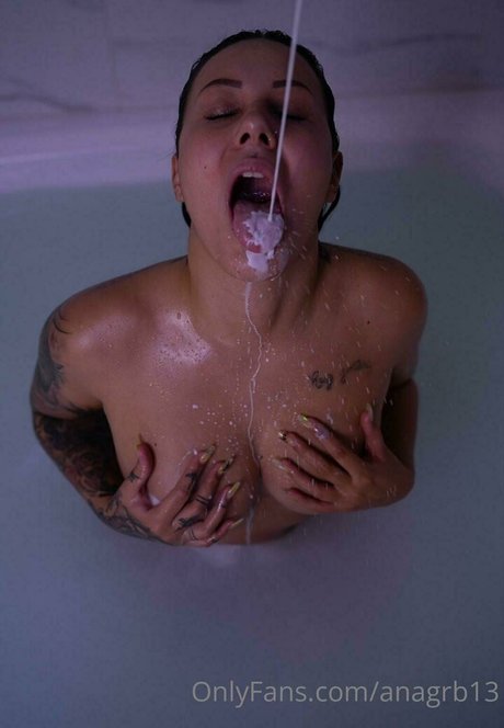 Foto di nudo di fuga di OnlyFans di Anagrb13