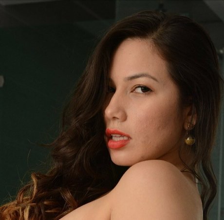 Foto di nudo di fuga di OnlyFans di Anailove