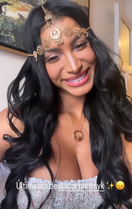 Foto di nudo di fuga di OnlyFans di Dubai Escort