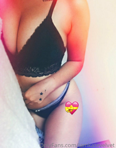 Foto di nudo di fuga di OnlyFans di Katerinavelvet
