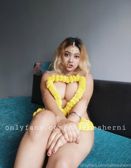 Foto di nudo di fuga di OnlyFans di Callmesherni