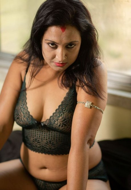 Foto di nudo di fuga di OnlyFans di Mili Debnath Nude