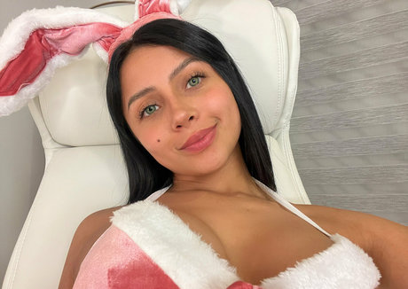 Charlotte19y