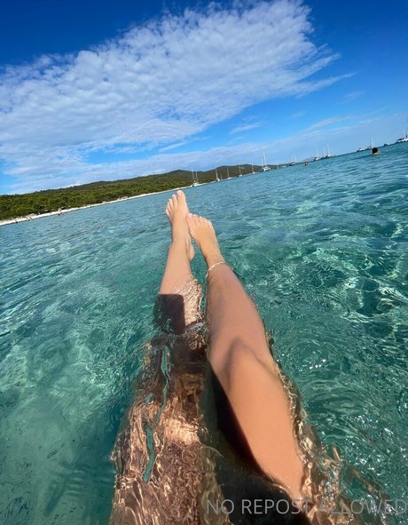 Foto di nudo di fuga di OnlyFans di Claudiarivier