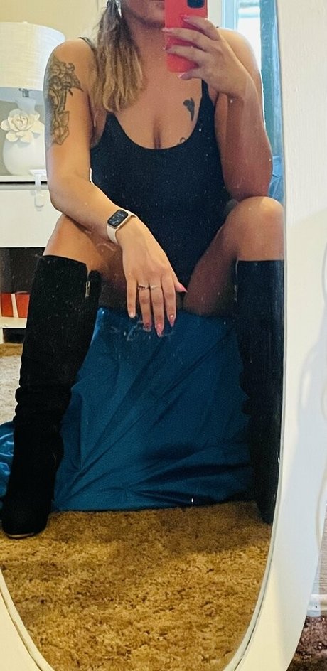 Foto di nudo di fuga di OnlyFans di Lilpocahontass
