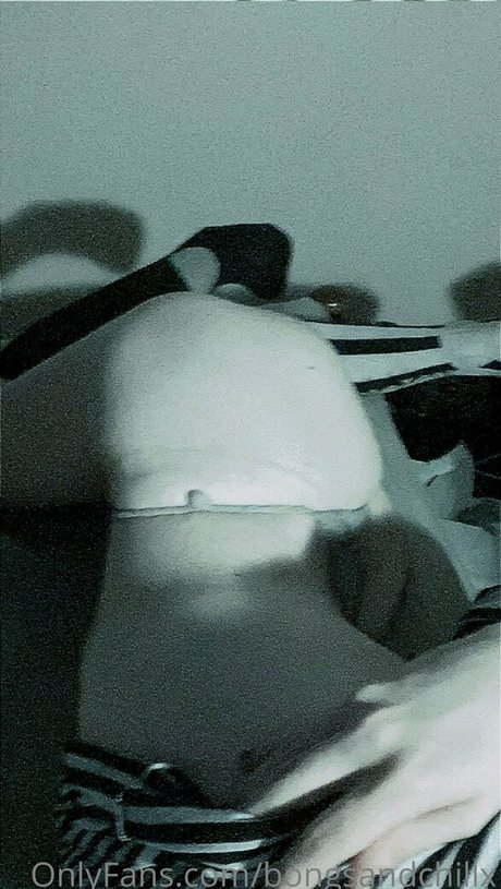 Foto di nudo di fuga di OnlyFans di Bongsandchillx