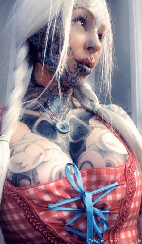 Foto di nudo di fuga di OnlyFans di Cignosuicide
