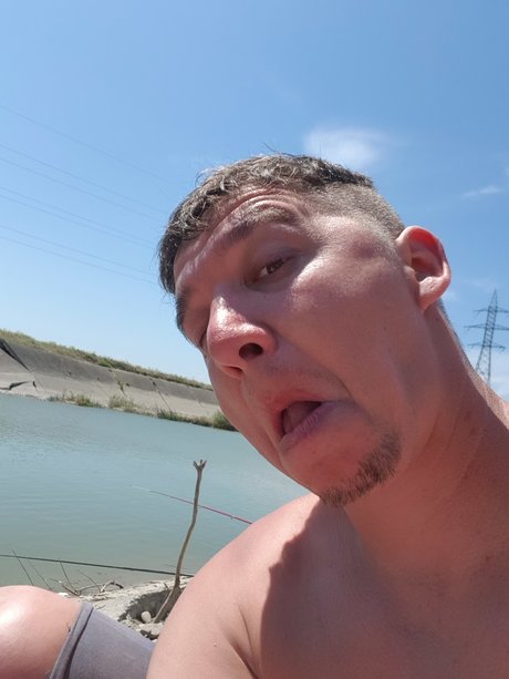 Foto di nudo di fuga di OnlyFans di Rosu Andrei Catalin
