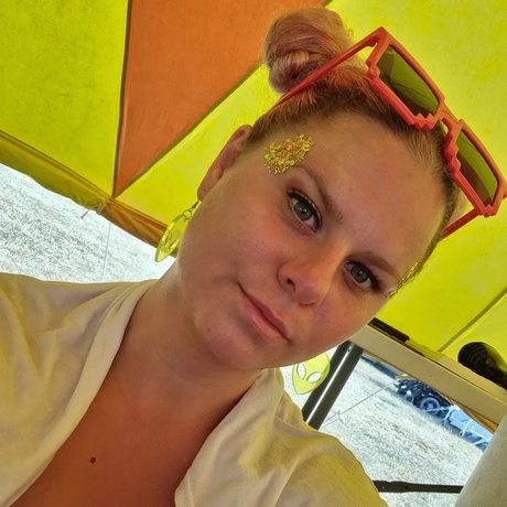 Foto di nudo di fuga di OnlyFans di Esme