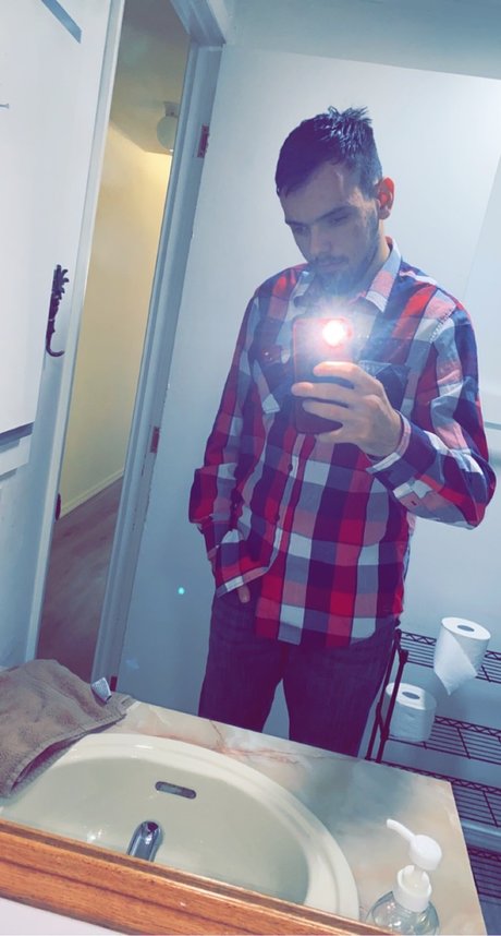 Foto di nudo di fuga di OnlyFans di Trevor Sharpe