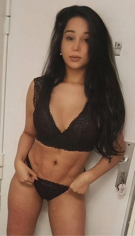Foto di nudo di fuga di OnlyFans di Belle Girl Provocatrice  Ledah