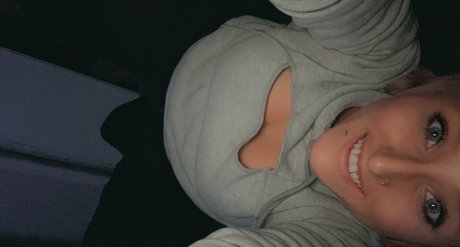 Foto di nudo di fuga di OnlyFans di Bella Parsons
