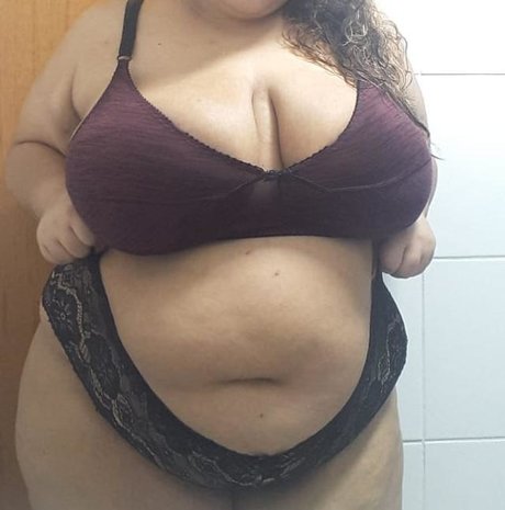 Foto di nudo di fuga di OnlyFans di Jujube
