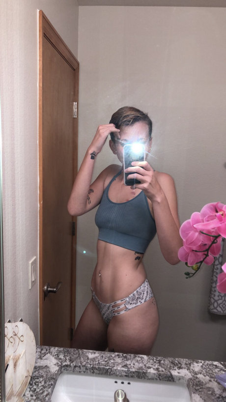 Foto di nudo di fuga di OnlyFans di Bex