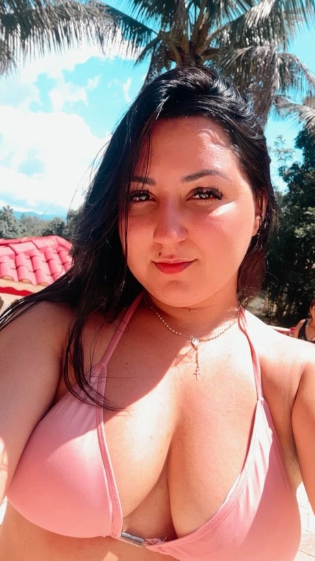 Foto di nudo di fuga di OnlyFans di Lary Lima