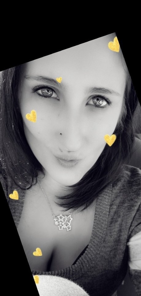 Foto di nudo di fuga di OnlyFans di Bella Luna