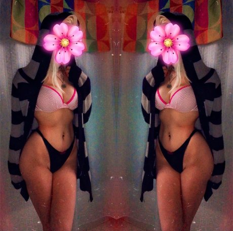 Foto di nudo di fuga di OnlyFans di Pixel