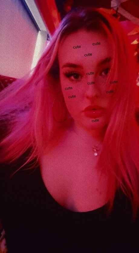 Foto di nudo di fuga di OnlyFans di Bee