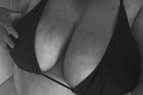 Foto di nudo di fuga di OnlyFans di Bbwbrattysub