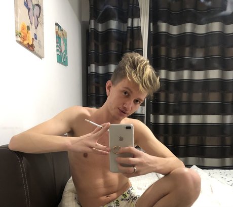 Foto di nudo di fuga di OnlyFans di Catalin 