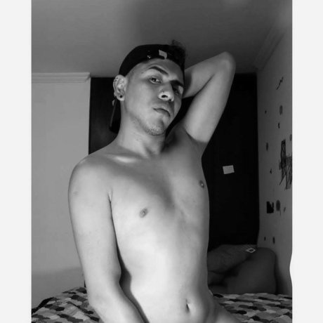 Foto di nudo di fuga di OnlyFans di Andy Rojas