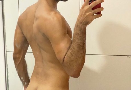 Foto di nudo di fuga di OnlyFans di Biscoitin