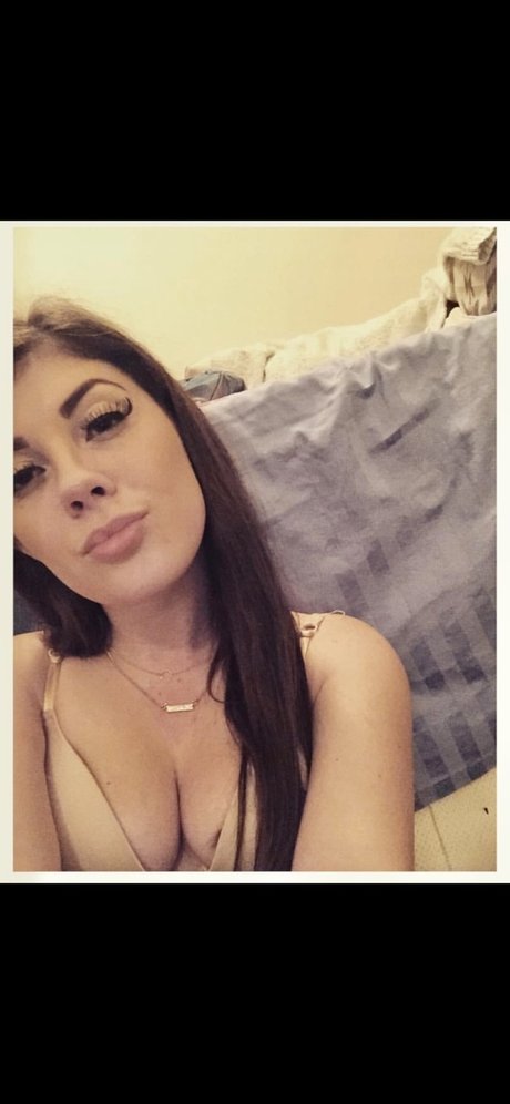 Foto di nudo di fuga di OnlyFans di Mikayla Espindola