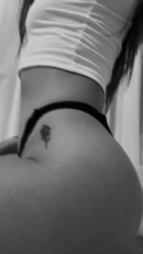 Foto di nudo di fuga di OnlyFans di Miji