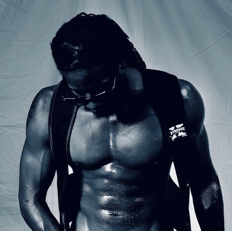 Foto di nudo di fuga di OnlyFans di Midnight Erotic
