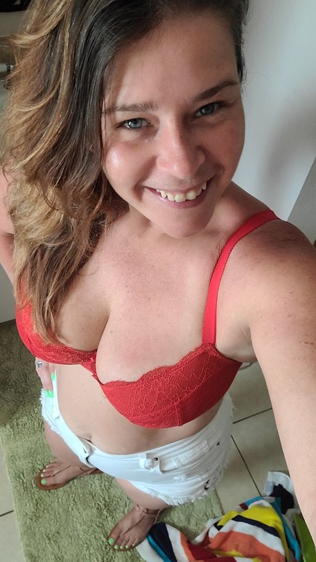 Foto di nudo di fuga di OnlyFans di Midlife Crisis